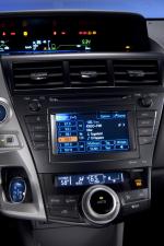 Toyota Prius V 2011 года